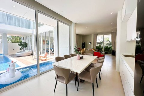 Chalet de 4 dormitorios en Pran Buri, Tailandia № 163997 - foto 9