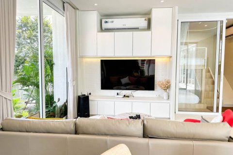 Chalet de 4 dormitorios en Pran Buri, Tailandia № 163997 - foto 5