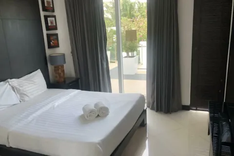 Chalet de 4 dormitorios en Pattaya, Tailandia № 156528 - foto 7