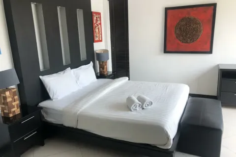 Chalet de 4 dormitorios en Pattaya, Tailandia № 156528 - foto 6