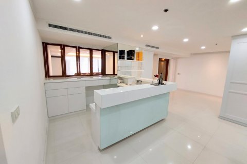 Condominio de 3 dormitorios en Bangkok, Tailandia № 143196 - foto 9