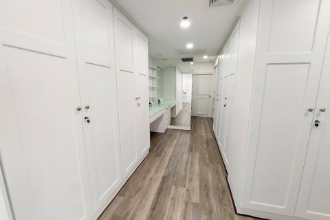 Condominio de 3 dormitorios en Bangkok, Tailandia № 143196 - foto 20