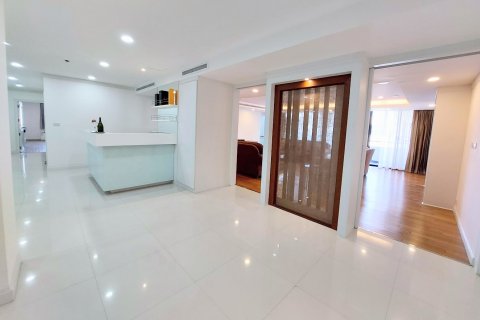 Condominio de 3 dormitorios en Bangkok, Tailandia № 143196 - foto 5