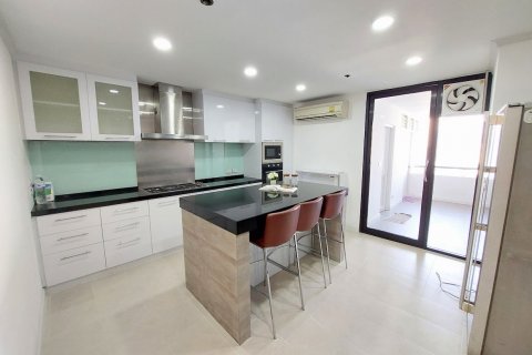 Condominio de 3 dormitorios en Bangkok, Tailandia № 143196 - foto 27