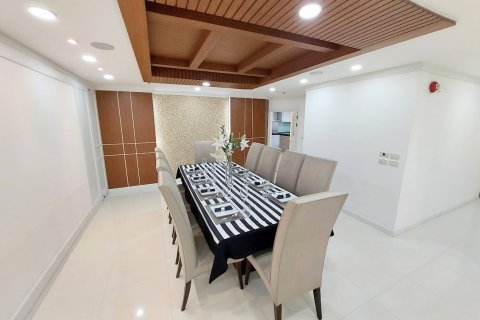 Condominio de 3 dormitorios en Bangkok, Tailandia № 143196 - foto 8