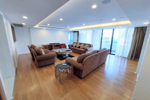 Condo in Bangkok, Thailand, 3 bedrooms № 143196