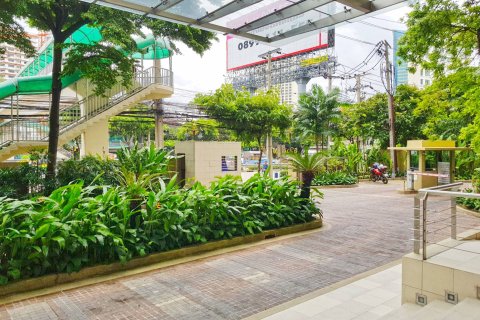 Condominio de 2 dormitorios en Bangkok, Tailandia № 180810 - foto 24