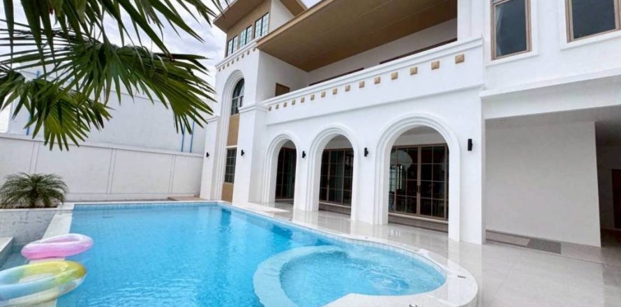Chalet de 5 dormitorios en Pattaya, Tailandia № 146743