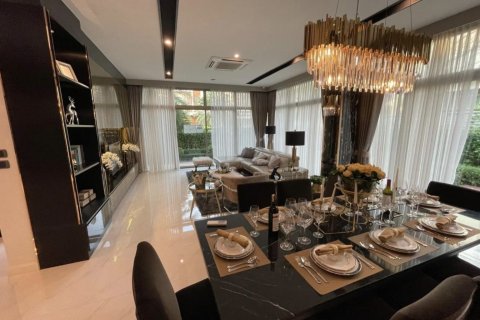 Chalet de 5 dormitorios en Bang Bon, Bangkok, Tailandia № 133620 - foto 4