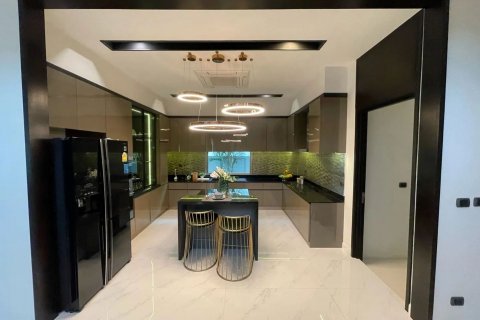 Chalet de 5 dormitorios en Bang Bon, Bangkok, Tailandia № 133620 - foto 21