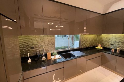 Chalet de 5 dormitorios en Bang Bon, Bangkok, Tailandia № 133620 - foto 5