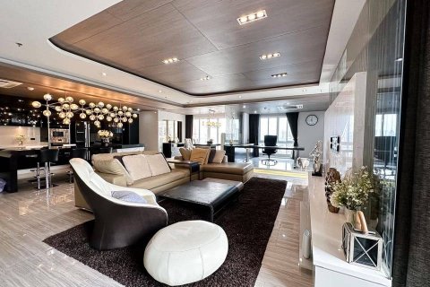 Condominio de 3 dormitorios en Khlong Toei, Bangkok, Tailandia № 133622