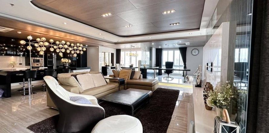 Condominio de 3 dormitorios en Khlong Toei, Bangkok, Tailandia № 133622