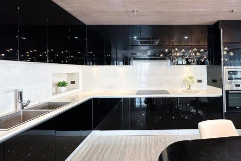 Condominio de 3 dormitorios en Khlong Toei, Bangkok, Tailandia № 133622 - foto 15