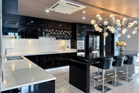 Condominio de 3 dormitorios en Khlong Toei, Bangkok, Tailandia № 133622 - foto 3