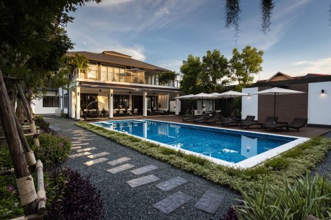 Chalet de 5 dormitorios en Chiang Mai, Tailandia № 159986 - foto 3