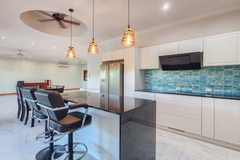 Chalet de 3 dormitorios en Hua Hin, Tailandia № 178930 - foto 8