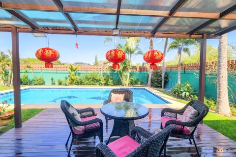 Chalet de 3 dormitorios en Hua Hin, Tailandia № 178930 - foto 5