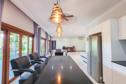 Chalet de 3 dormitorios en Hua Hin, Tailandia № 178930 - foto 11
