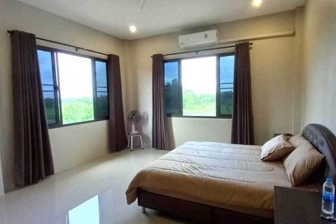House in Udon Thani, Thailand 9 bedrooms № 140402 - photo 23
