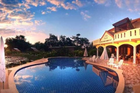 House in Udon Thani, Thailand 9 bedrooms № 140402 - photo 2