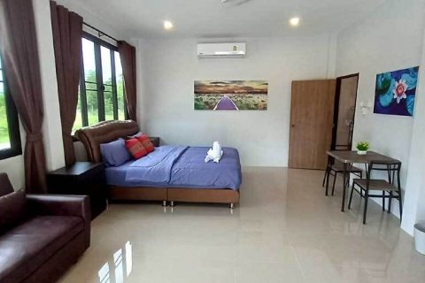 House in Udon Thani, Thailand 9 bedrooms № 140402 - photo 19