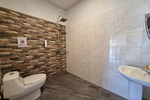 House in Udon Thani, Thailand 9 bedrooms № 140402 - photo 18