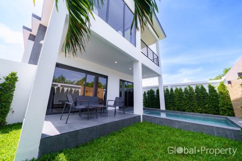 Casa de 4 dormitorios en Pattaya, Tailandia № 153745 - foto 7