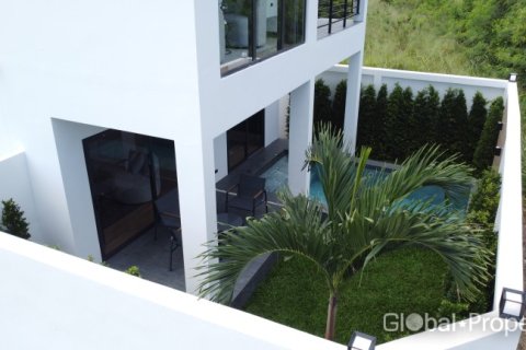 Casa de 4 dormitorios en Pattaya, Tailandia № 153745 - foto 4