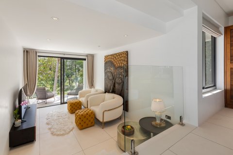 Casa de 4 dormitorios en Ko Samui, Tailandia № 164912 - foto 15