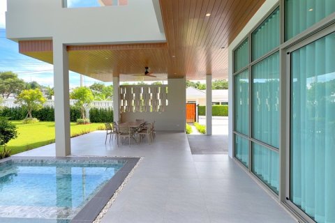 Chalet de 4 dormitorios en Pran Buri, Tailandia № 168295 - foto 7