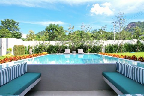 Chalet de 4 dormitorios en Pran Buri, Tailandia № 168295 - foto 5