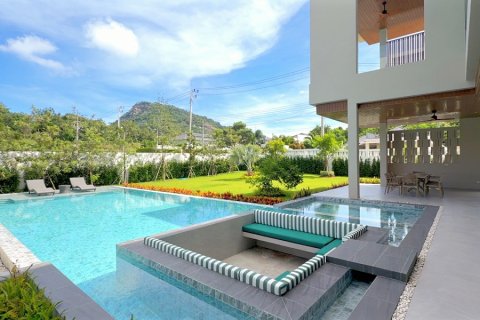 Chalet de 4 dormitorios en Pran Buri, Tailandia № 168295 - foto 6