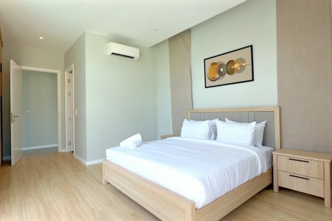 Chalet de 4 dormitorios en Pran Buri, Tailandia № 168295 - foto 15