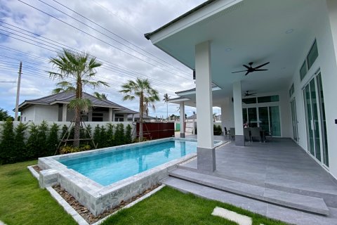Chalet de 4 dormitorios en Hua Hin, Tailandia № 168331 - foto 4