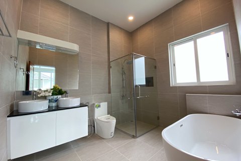 Chalet de 4 dormitorios en Hua Hin, Tailandia № 168331 - foto 20