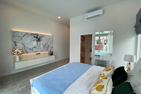 Chalet de 4 dormitorios en Hua Hin, Tailandia № 168331 - foto 18