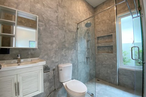 Chalet de 4 dormitorios en Hua Hin, Tailandia № 168331 - foto 27