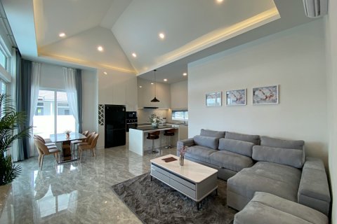 Chalet de 4 dormitorios en Hua Hin, Tailandia № 168331 - foto 7
