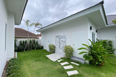Chalet de 4 dormitorios en Hua Hin, Tailandia № 168331 - foto 25