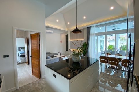 Chalet de 4 dormitorios en Hua Hin, Tailandia № 168331 - foto 10