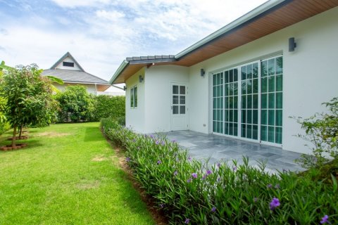 Chalet de 3 dormitorios en Hua Hin, Tailandia № 168332 - foto 28