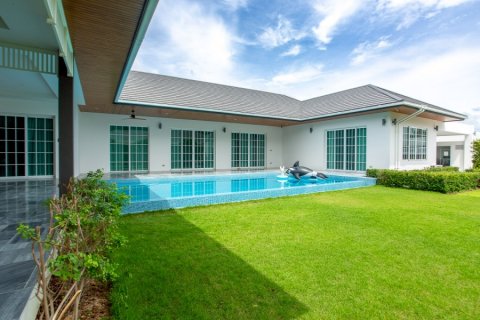 Chalet de 3 dormitorios en Hua Hin, Tailandia № 168332 - foto 3