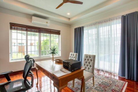 Chalet de 3 dormitorios en Hua Hin, Tailandia № 168332 - foto 27