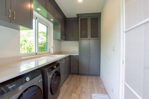 Chalet de 3 dormitorios en Hua Hin, Tailandia № 168332 - foto 16