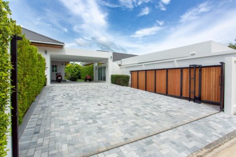 Chalet de 3 dormitorios en Hua Hin, Tailandia № 168332 - foto 30