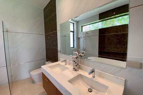 Chalet de 3 dormitorios en Hua Hin, Tailandia № 168330 - foto 18