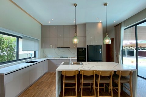 Chalet de 3 dormitorios en Hua Hin, Tailandia № 168330 - foto 12