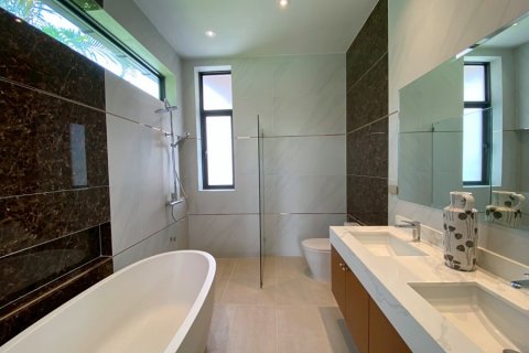 Chalet de 3 dormitorios en Hua Hin, Tailandia № 168330 - foto 17