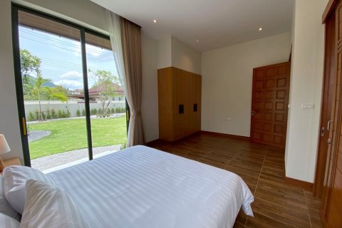 Chalet de 3 dormitorios en Hua Hin, Tailandia № 168330 - foto 22